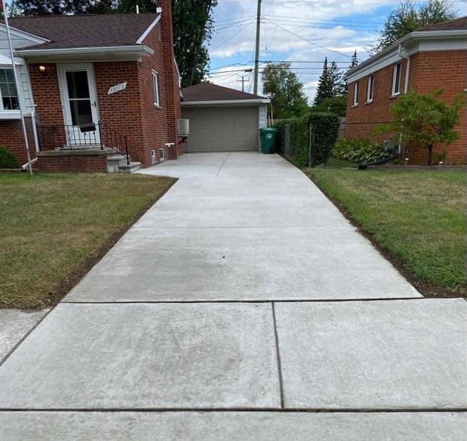 New full-length concrete sidewalk